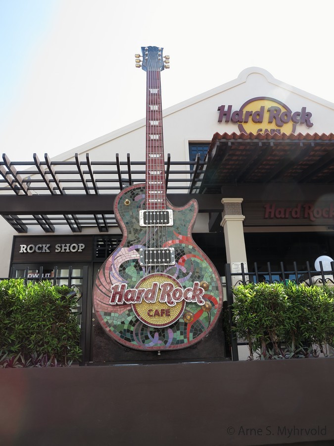 2013-Borneo-G1X-54.jpg - og Hard rock Cafe