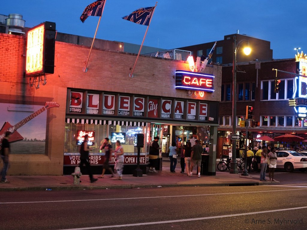 2-Memphis-20.jpg - Blues Cafe